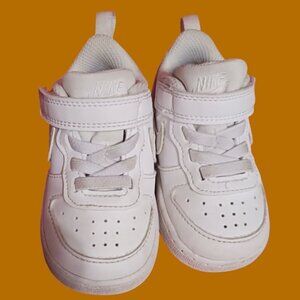 Nike Infant  Sneakers With Hook & Loop Strap Size 4c Toddler Wht color